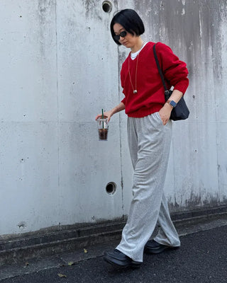 Loose-fit V-neck knit