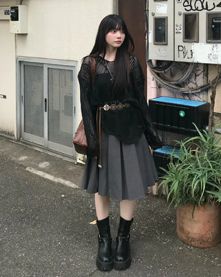 Sleeveless perforated knit set with belt
