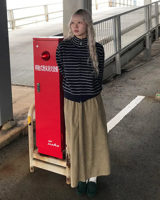 Corduroy pleated long skirt