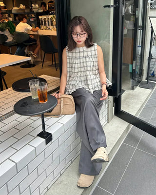 Back ribbon check sleeveless top