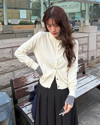 Round neck cardigan