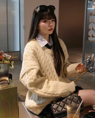 Tie-set loose-fit shirt blouse