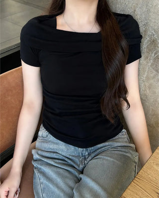 Off-shoulder half-sleeve T-shirt