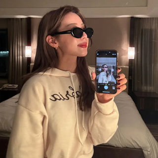 Round-shaped sunglasses