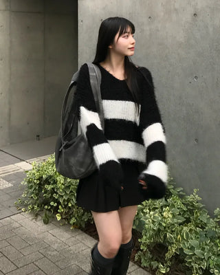 V-neck striped oversized knit