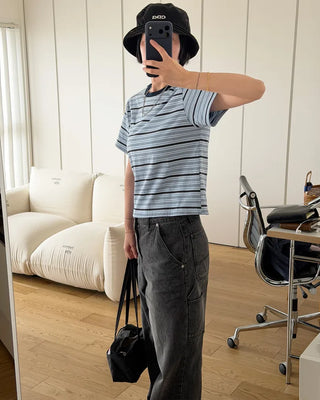 Semi-cropped border short-sleeved T-shirt