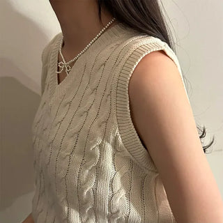 Pearl ribbon necklace