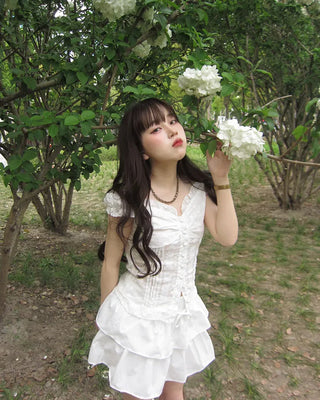 Shirred lace half-sleeve blouse