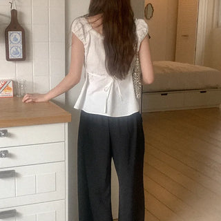 Ribbon sleeveless blouse