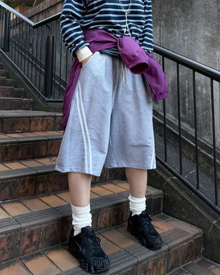 Double-line Bermuda shorts