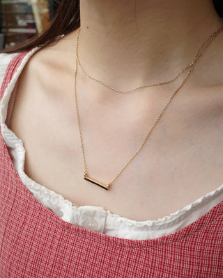 Bar pendant necklace