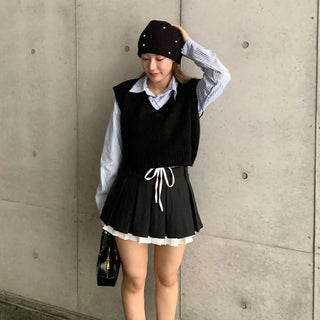 Oversized V-neck knit vest