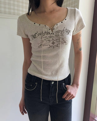 Eyelet short-sleeved T-shirt