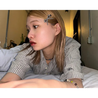 Silver ribbon hair clip
