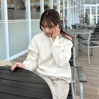Raglan detail sweatshirt