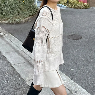 Loose-fitting punched knit