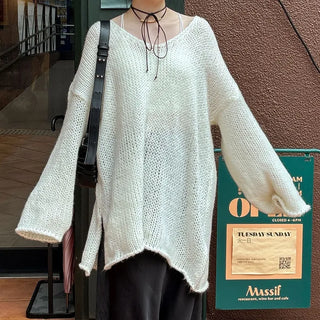 Loose-fit V-neck knit