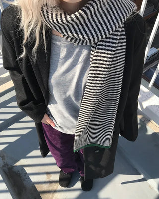 Egg Border Knit Scarf