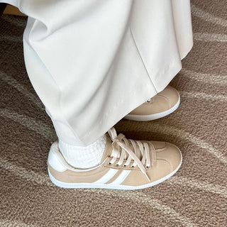Basic sneakers