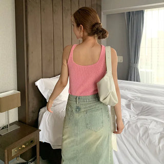 Neck Point Knit Top