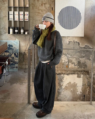 Striped Curved Tuck Slacks