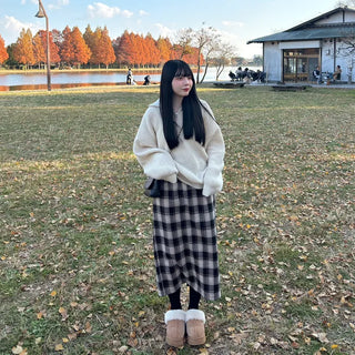Checkered long skirt
