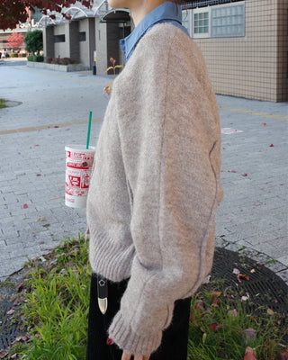 V-neck loose-fitting knit cardigan