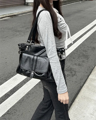Square buckle shoulder bag