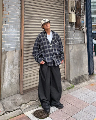 Two-pleat wide-leg pants