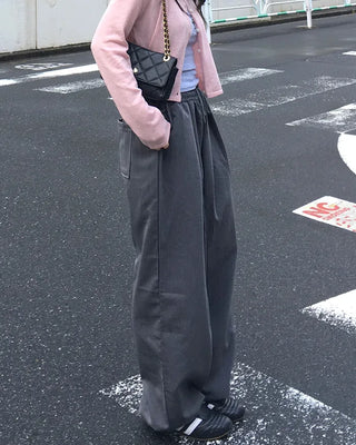 Pleated wide-leg fit pants