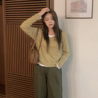 U-neck long-sleeved T-shirt