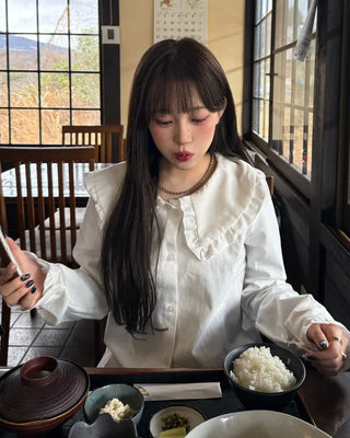 Big collar frill blouse