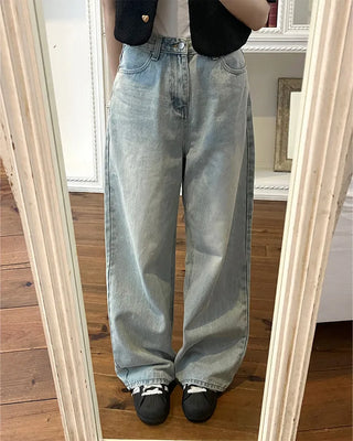 Wide-leg denim jeans with rear pockets