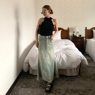 Halter neck sleeveless knit