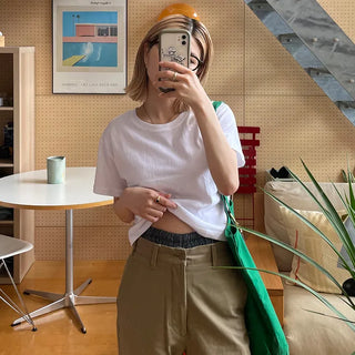Round cropped short-sleeved T-shirt