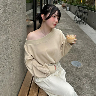 One-shoulder cropped sweatshirt