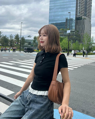 Color neck lace detail short-sleeved T-shirt