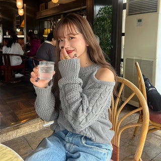 One-shoulder cable knit