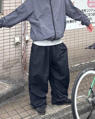 Side-tuck snap-button pants
