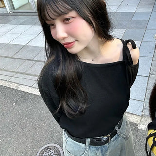 Strap-unbalanced shoulder knit