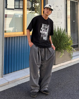 Wide-leg slacks with elastic waistband