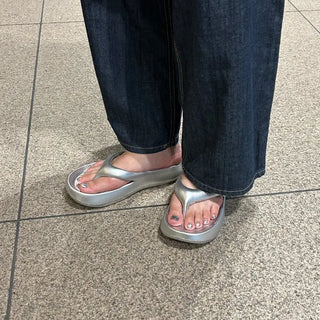 Chunky beach sandals