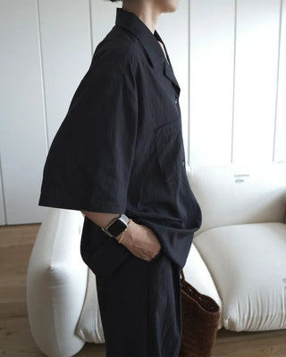 Open-collar short-sleeved shirt