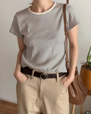White ribbed border half-sleeve T-shirt