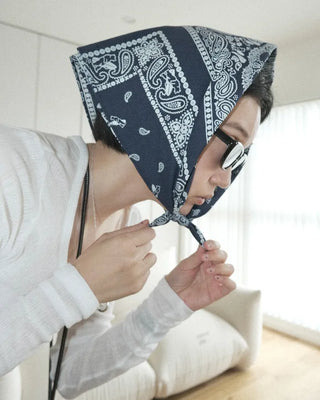 Simple modern pattern scarf