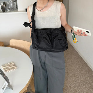 Pocket shoulder bag