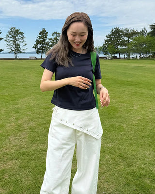 Semi-cropped short-sleeve T-shirt