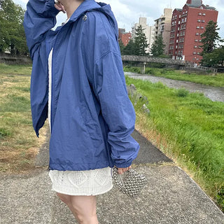 Hooded windbreaker