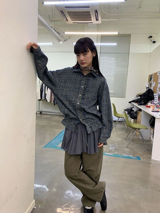 [NEVERSEEZ] Seersucker Check Ruffle Drawstring Shirt