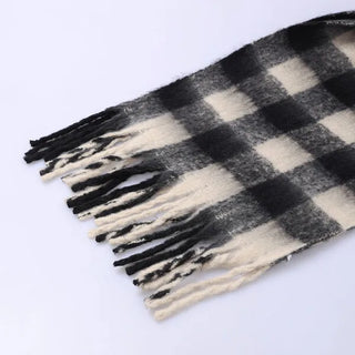 Daily check scarf